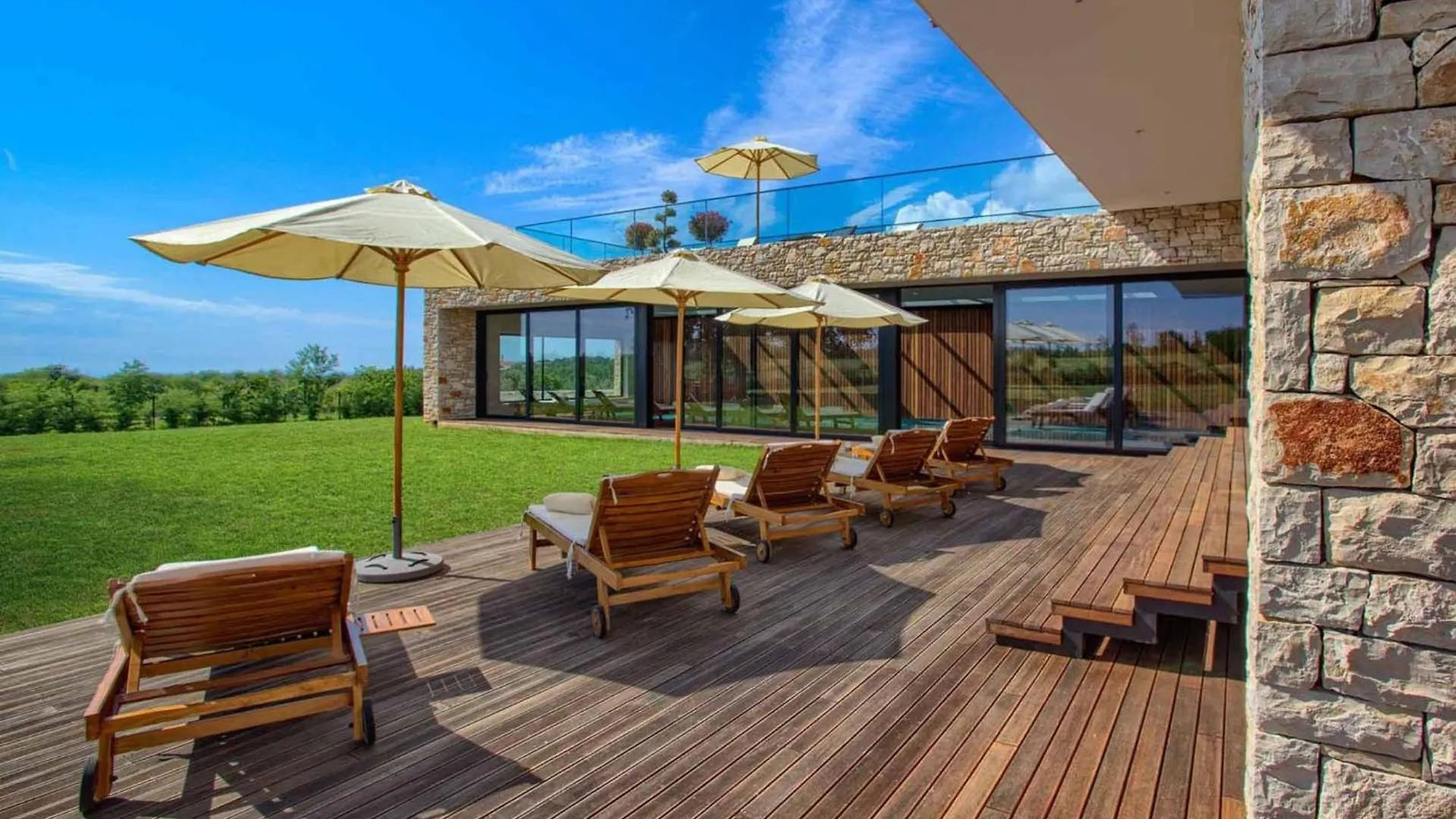 Villa Novica Platinum - 4 Bedroom Villa - Rural Countryside setting - Jacuzzi Sauna&Gym Jasenovica