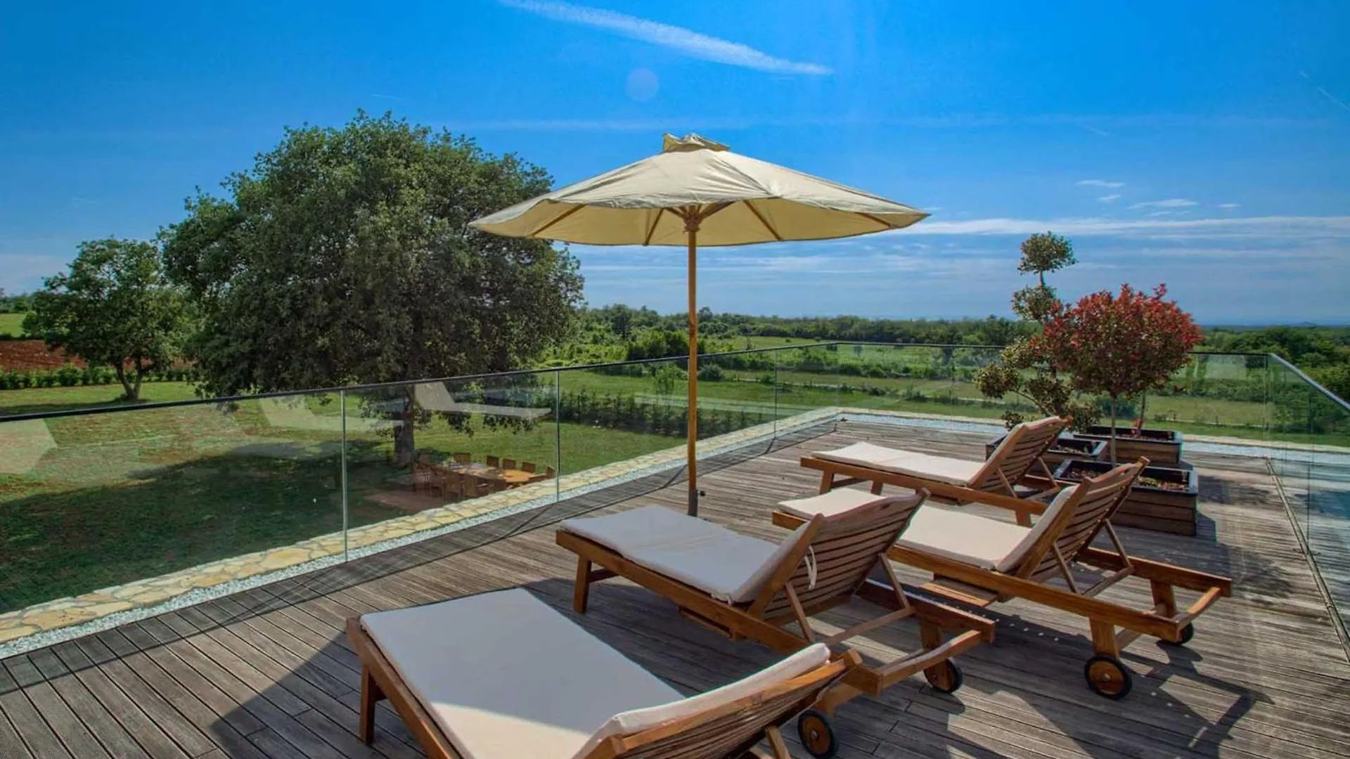 Villa Novica Platinum - 4 Bedroom Villa - Rural Countryside setting - Jacuzzi Sauna&Gym Jasenovica