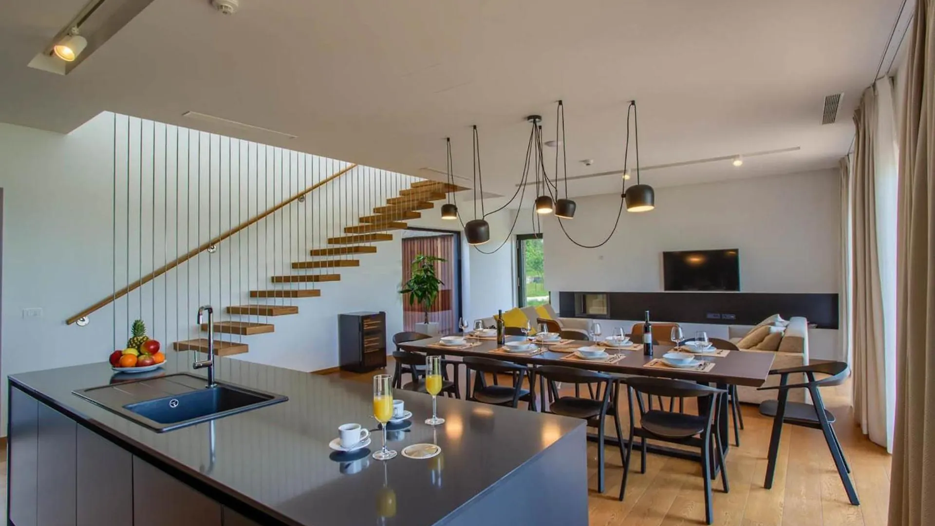 Villa Novica Platinum - 4 Bedroom Villa - Rural Countryside setting - Jacuzzi Sauna&Gym Jasenovica