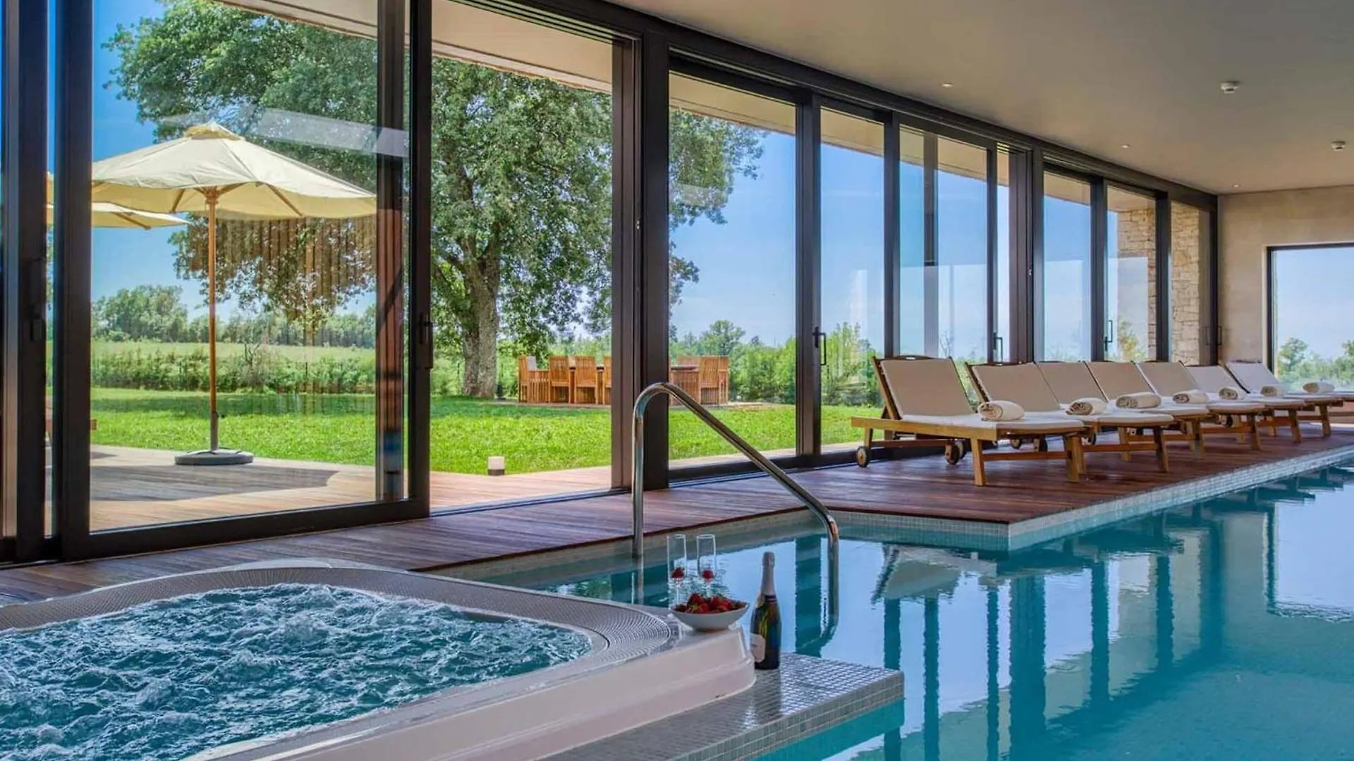 Villa Novica Platinum - 4 Bedroom Villa - Rural Countryside setting - Jacuzzi Sauna&Gym Jasenovica  Croazia